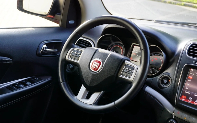Fiat Freemont cena 57900 przebieg: 144000, rok produkcji 2015 z Mysłowice małe 667